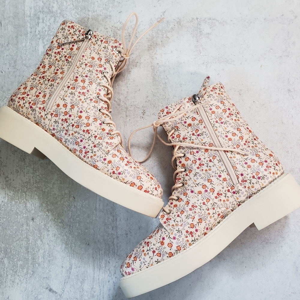 Schutz Mckenzie Ditzy Floral Print Leather Lace Up Combat Boot SZ 7.5 - Picture 8 of 8